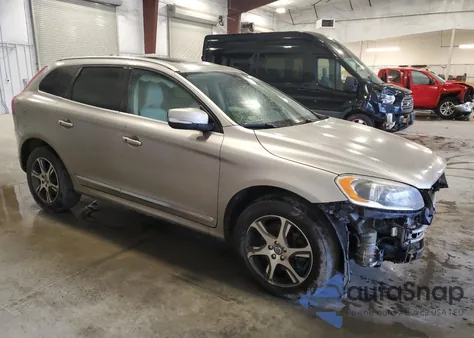 2015 Volvo Xc60 T6 Premier из США, поврежденный, VIN YV4902RK3F2745343